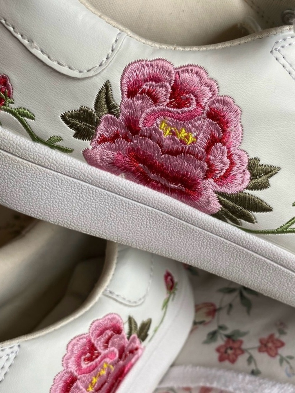 Embroidered Floral Sneakers Size 8